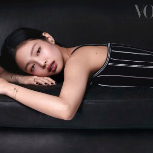 BLACKPINK-Jennie-for-Vogue-Taiwan-March-2023-Issue-x-Chanel-documents-6.jpeg